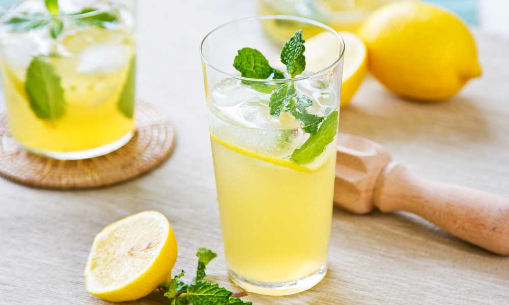 Lemon water for acidity problem in summer